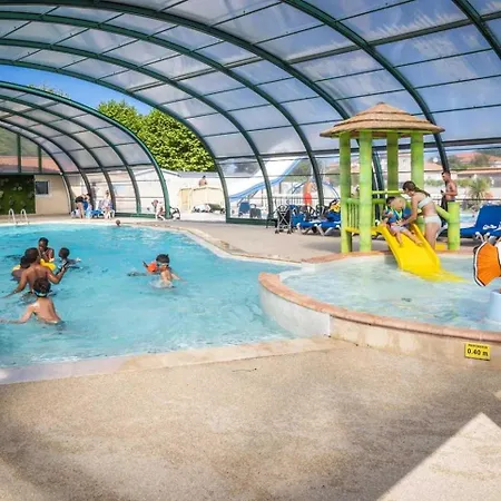 4 Etoiles - Parc Aquatique - Eeiaia キャンプ場