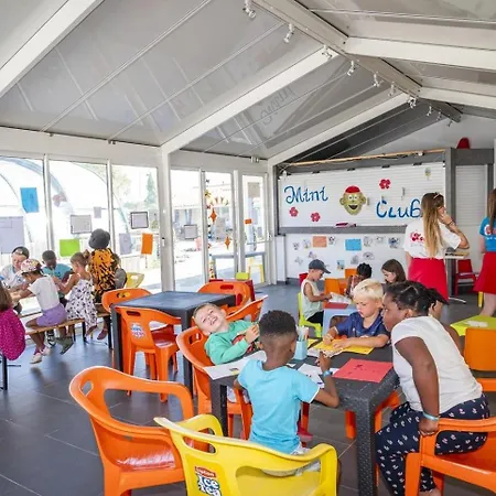 4 Etoiles - Parc Aquatique - Eeiaia