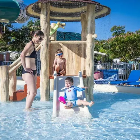 4 Etoiles - Parc Aquatique - Eeiaia