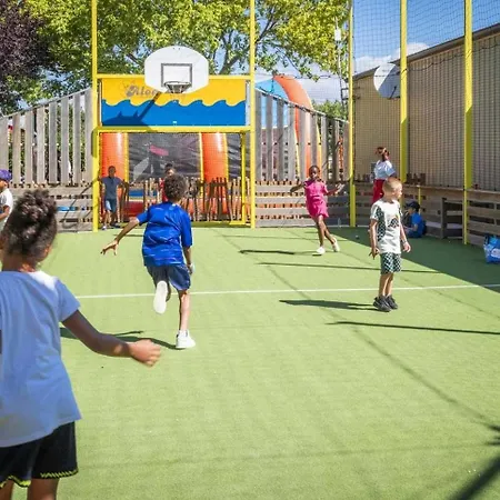 4 Etoiles - Parc Aquatique - Eeiaia אתר קמפינג אולון-סור-מר