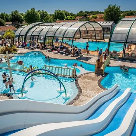 Zecamping 4 Etoiles A 3km De La Club Enfant Piscine Couverte Animations