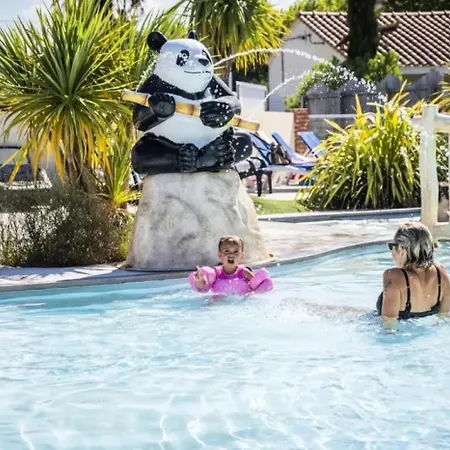 Zecamping 4 Etoiles A 3Km De La Plage Club Enfant Piscine Couverte Animations 4*