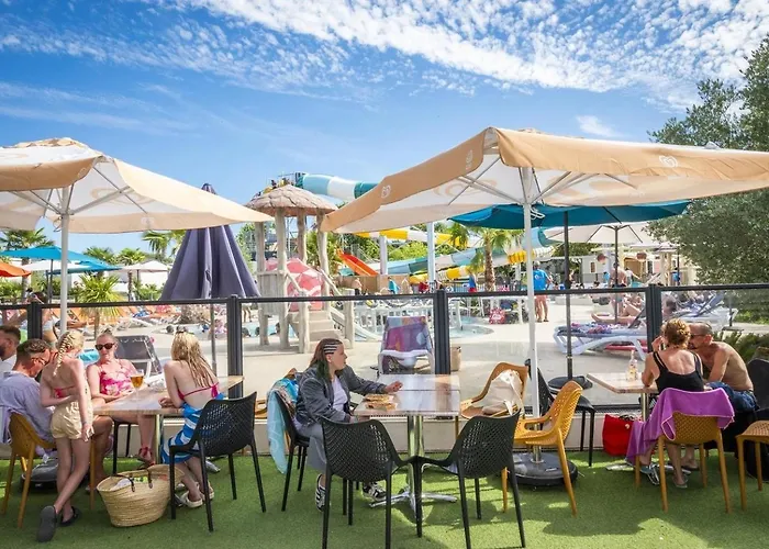 4 Etoiles - Parc Aquatique - Eeiaia