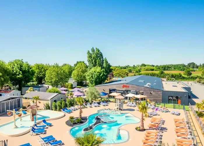 Zecamping 4 A 3Km De La Plage Club Enfant Piscine Couverte Animations אתר קמפינג