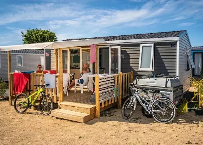 Zecamping 4 A 3Km De La Plage Club Enfant Piscine Couverte Animations