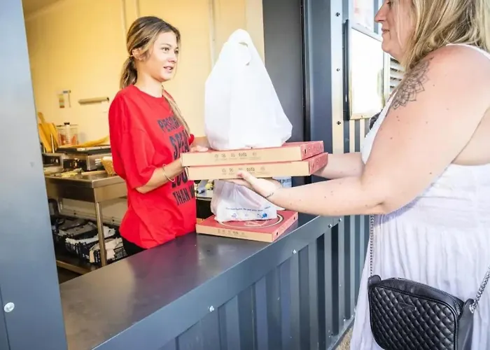 Zecamping 4 A 3Km De La Plage Club Enfant Piscine Couverte Animations אתר קמפינג אולון-סור-מר