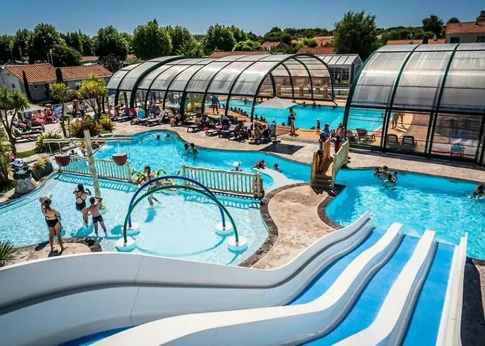 Zecamping 4 A 3Km De La Plage Club Enfant Piscine Couverte Animations אתר קמפינג